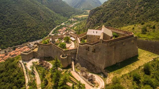 Maison Les Ramparts 孔夫朗自由城 外观 照片