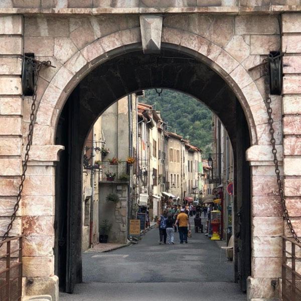 Maison Les Ramparts 孔夫朗自由城 外观 照片