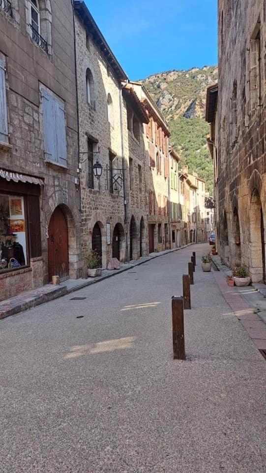 Maison Les Ramparts 孔夫朗自由城 外观 照片